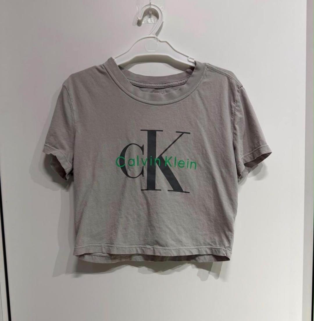 Calvin Klein Укороченная футболка Calvin Klein — фото 2