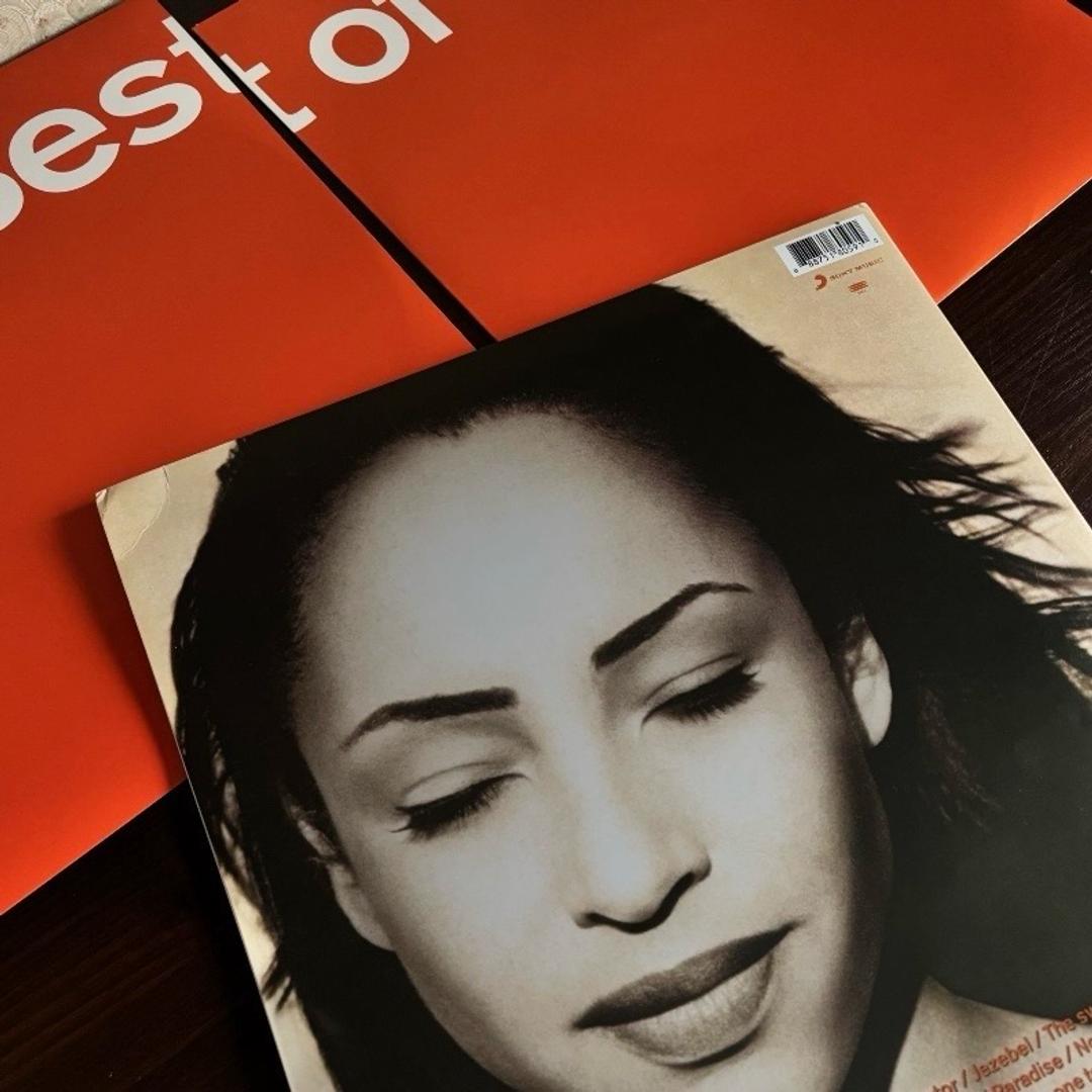 Sony Виниловая пластинка “Sade – The Best of” — фото 2