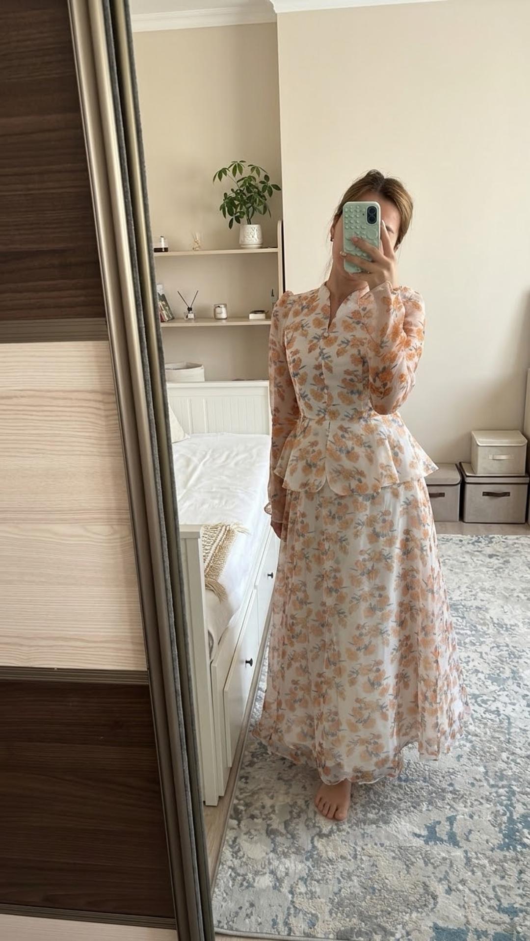 Nuri Style Платье с баской и цветочным принтом — фото 2