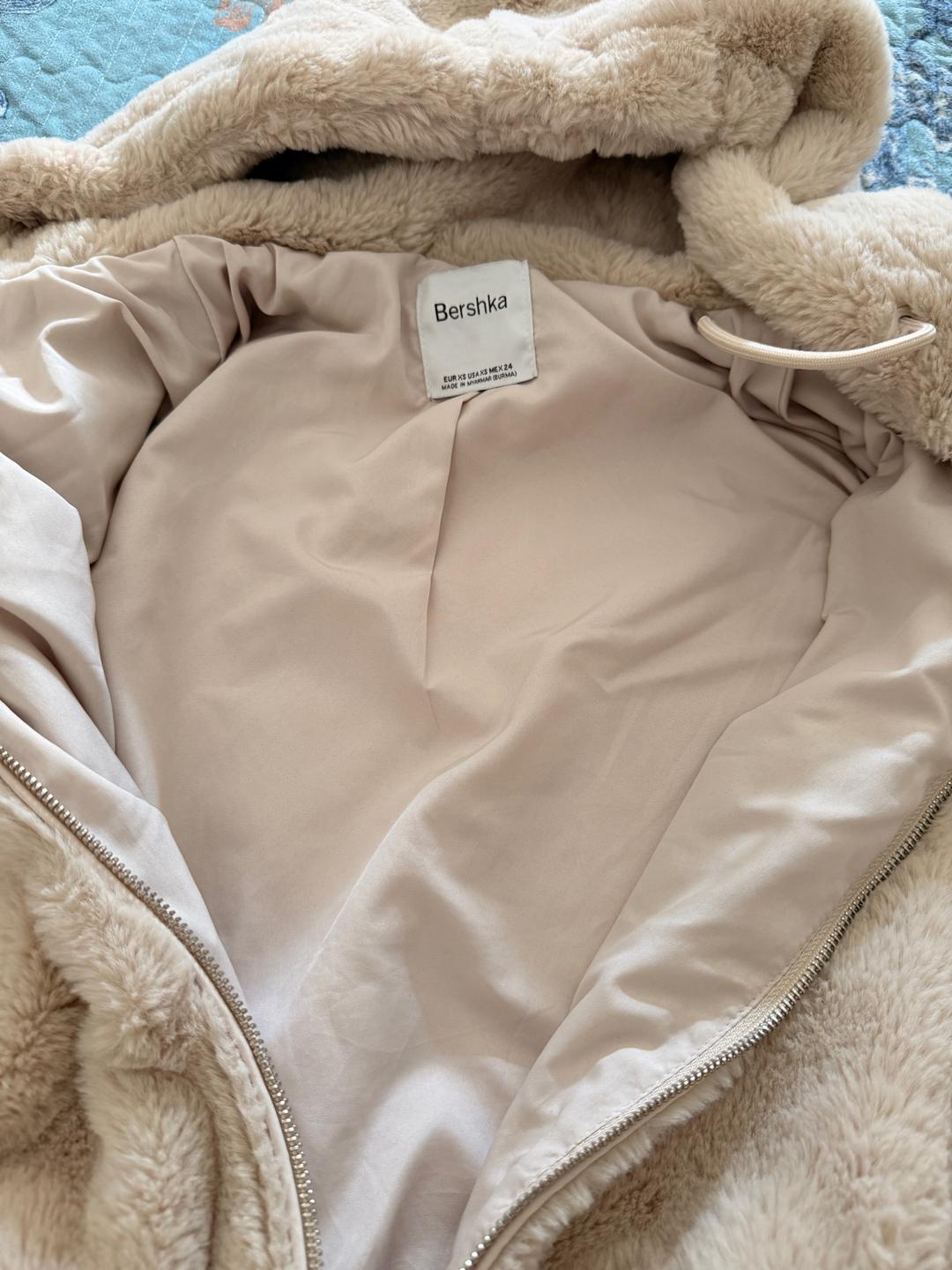 Bershka Куртка Bershka из искусственного меха — фото 2