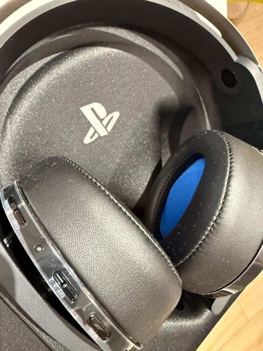 Playstation 4 Игровая гарнитура Platinum Wireless Headset — фото 2