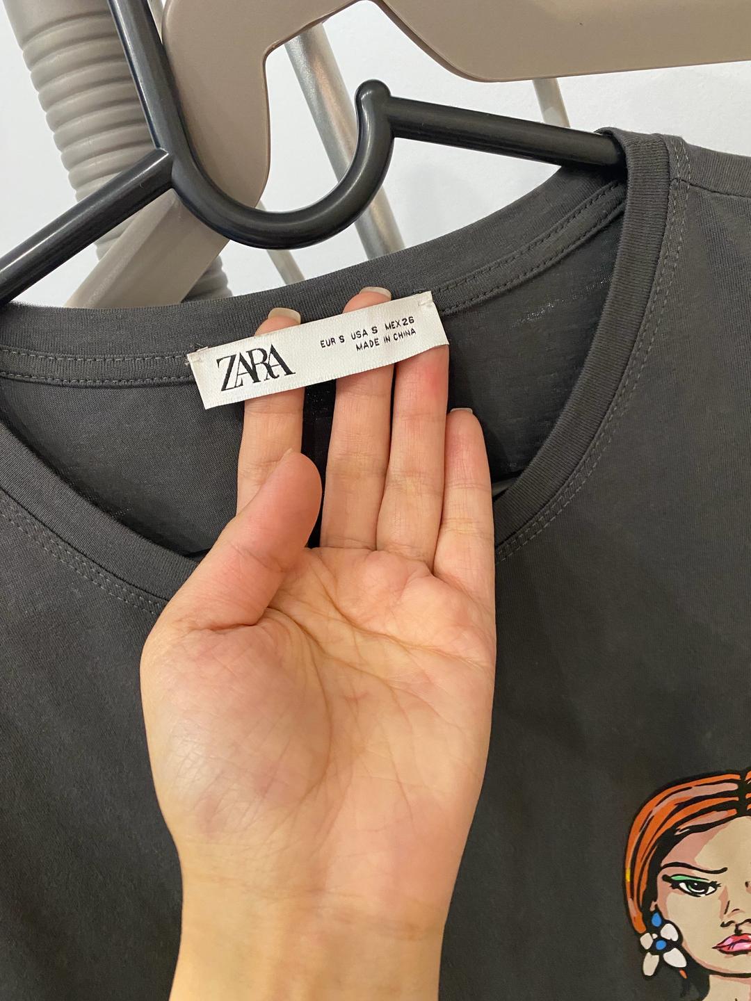 Zara Футболка с принтом Zara. — фото 2