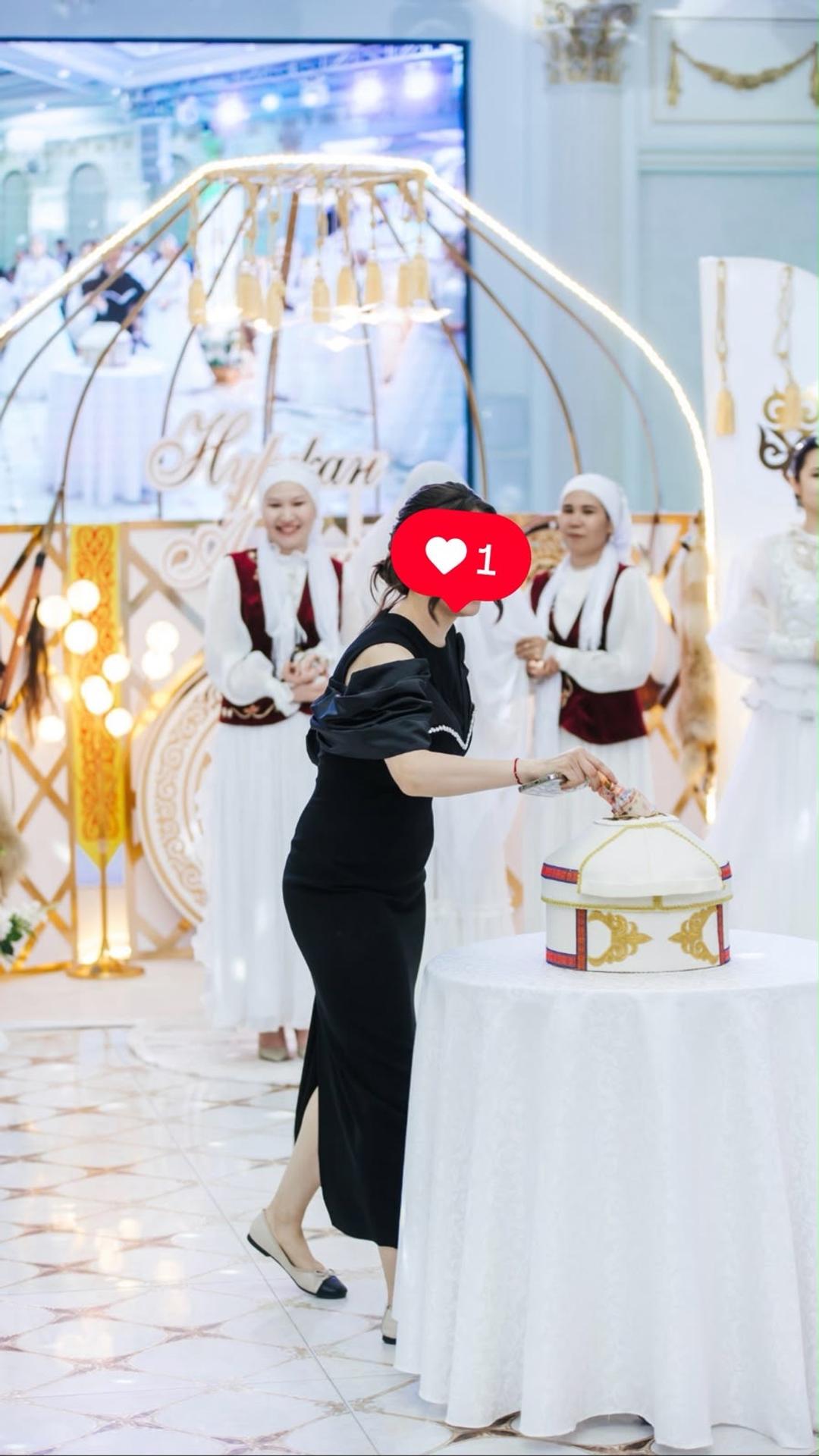 Malli Черное вечернее платье с открытыми плечами от MALLI — фото 2