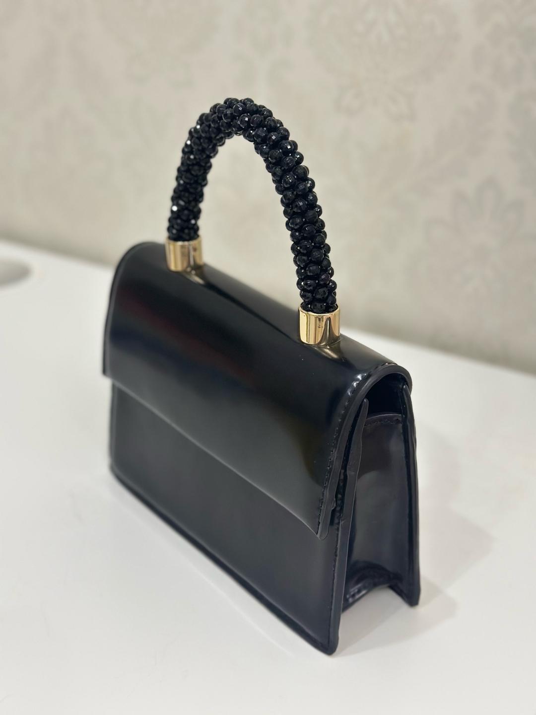 Zara Чёрная мини-сумочка ZARA Mini Bag с декоративными бусинами на ручке — фото 2