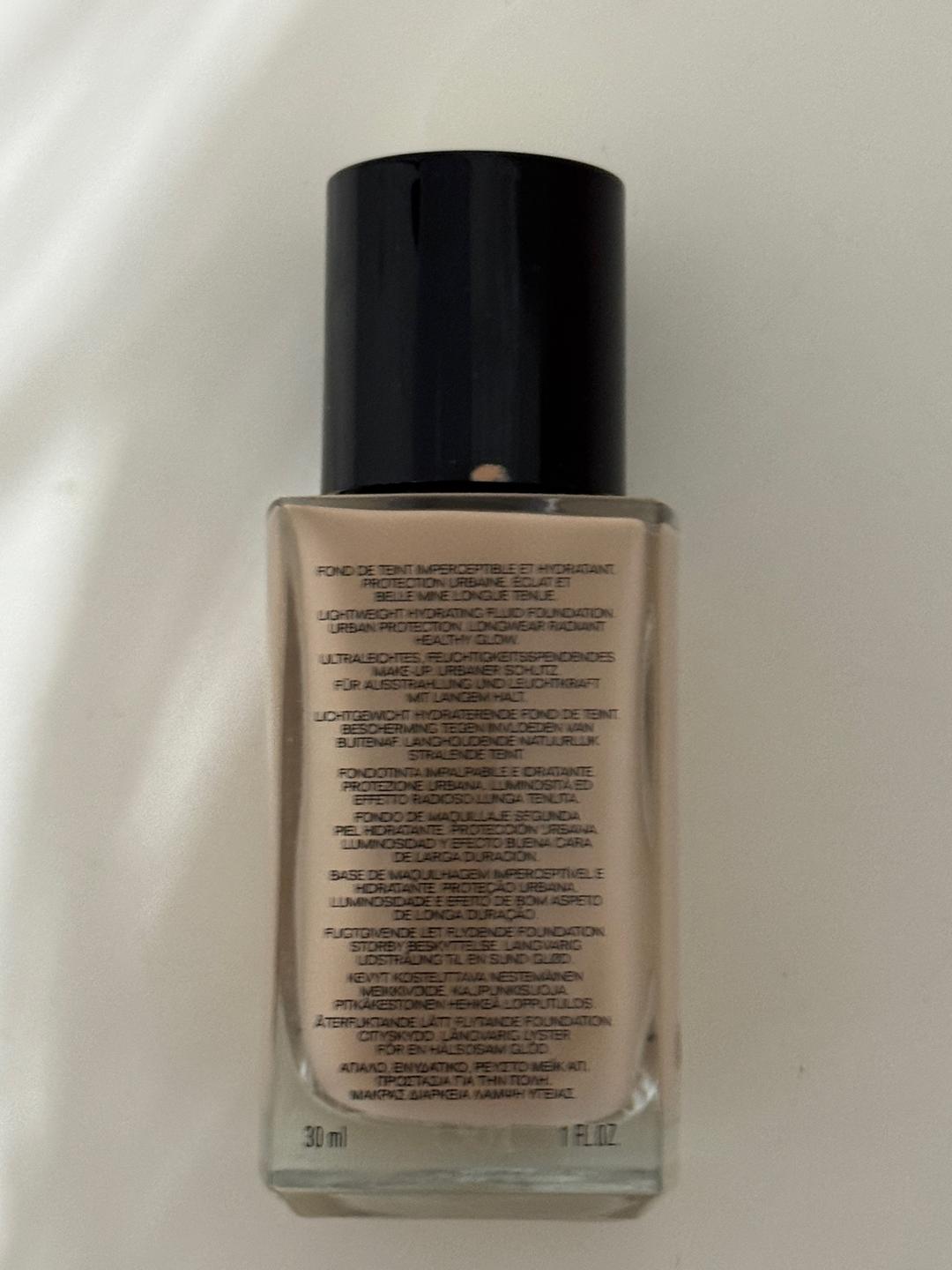 Chanel CHANEL Les Beiges Teint Belle Mine Naturelle тональный крем B10 — фото 2