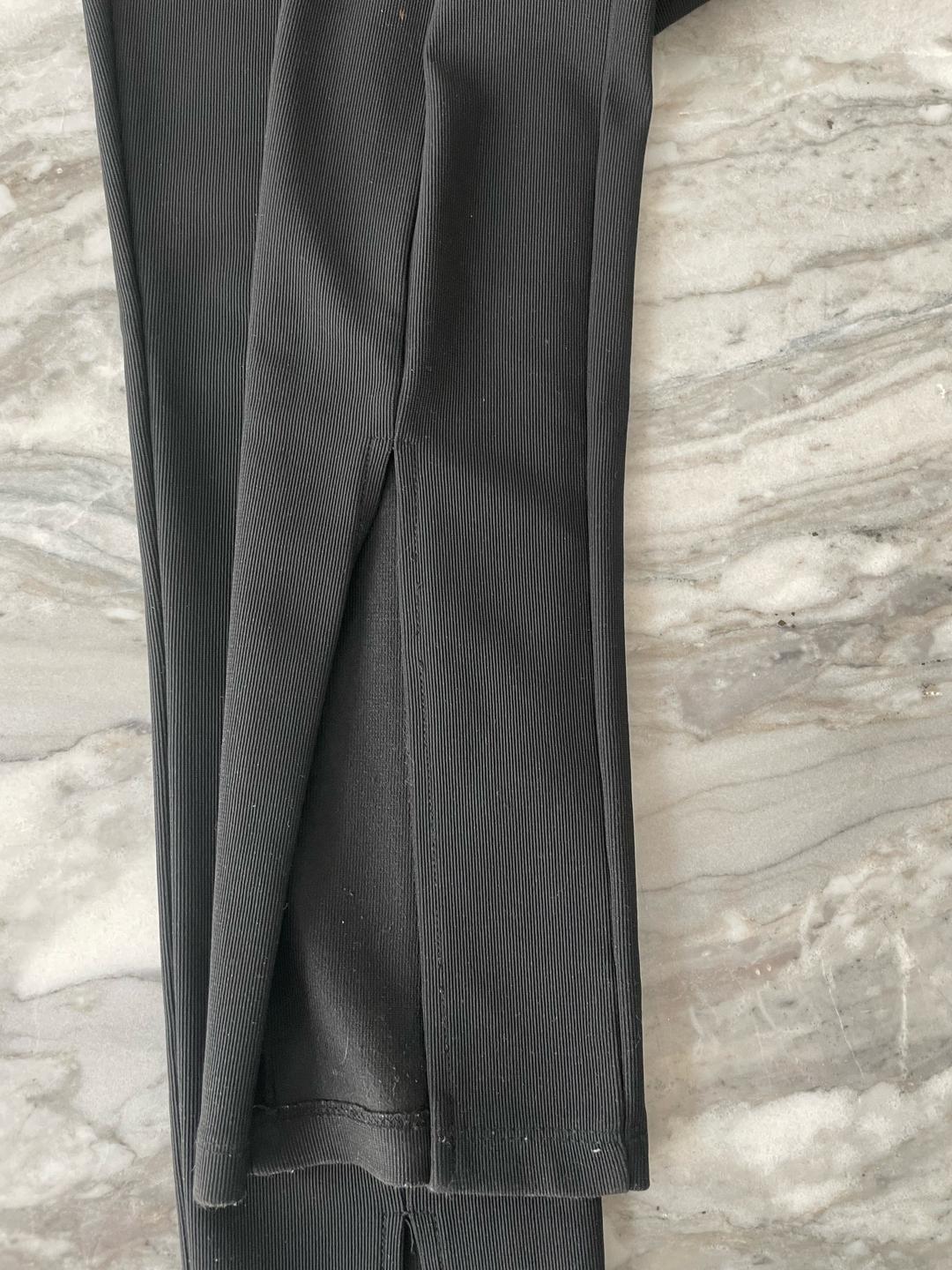 Zara Брюки узкие, с разрезом, в хорошем состоянии — фото 2