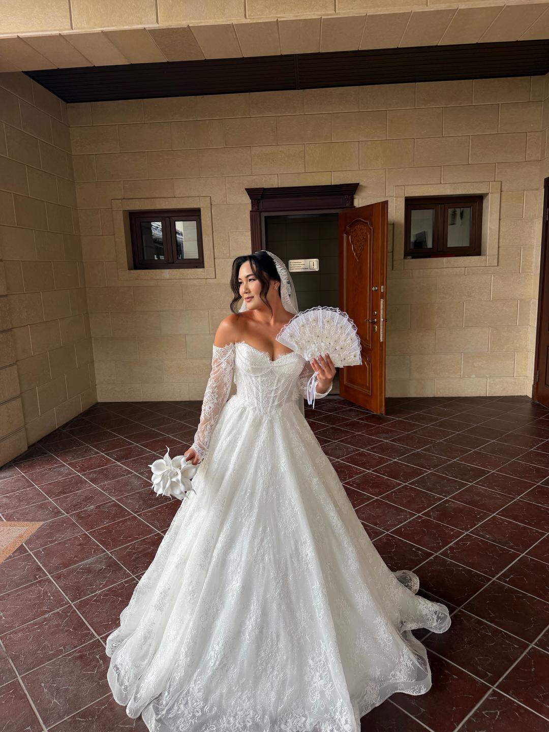 Deluna bride Свадебное платье с корсетом и кружевными рукавами — фото 2
