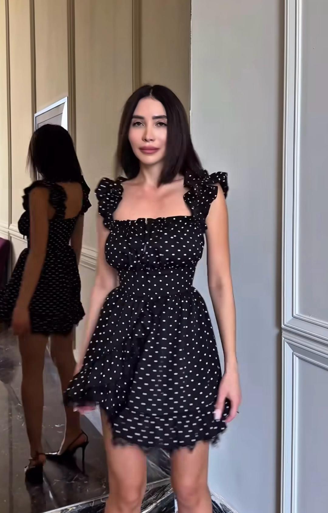 missnaz Короткое платье в горошек с открытыми плечами — фото 2