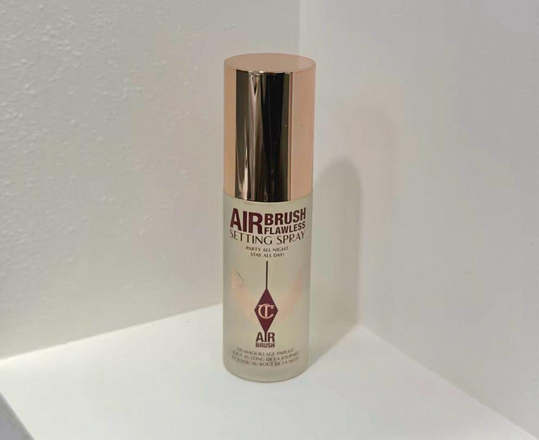 Charlotte Tilbury Спрей для фиксации макияжа Charlotte Tilbury Airbrush Flawless Setting Spray — фото 2