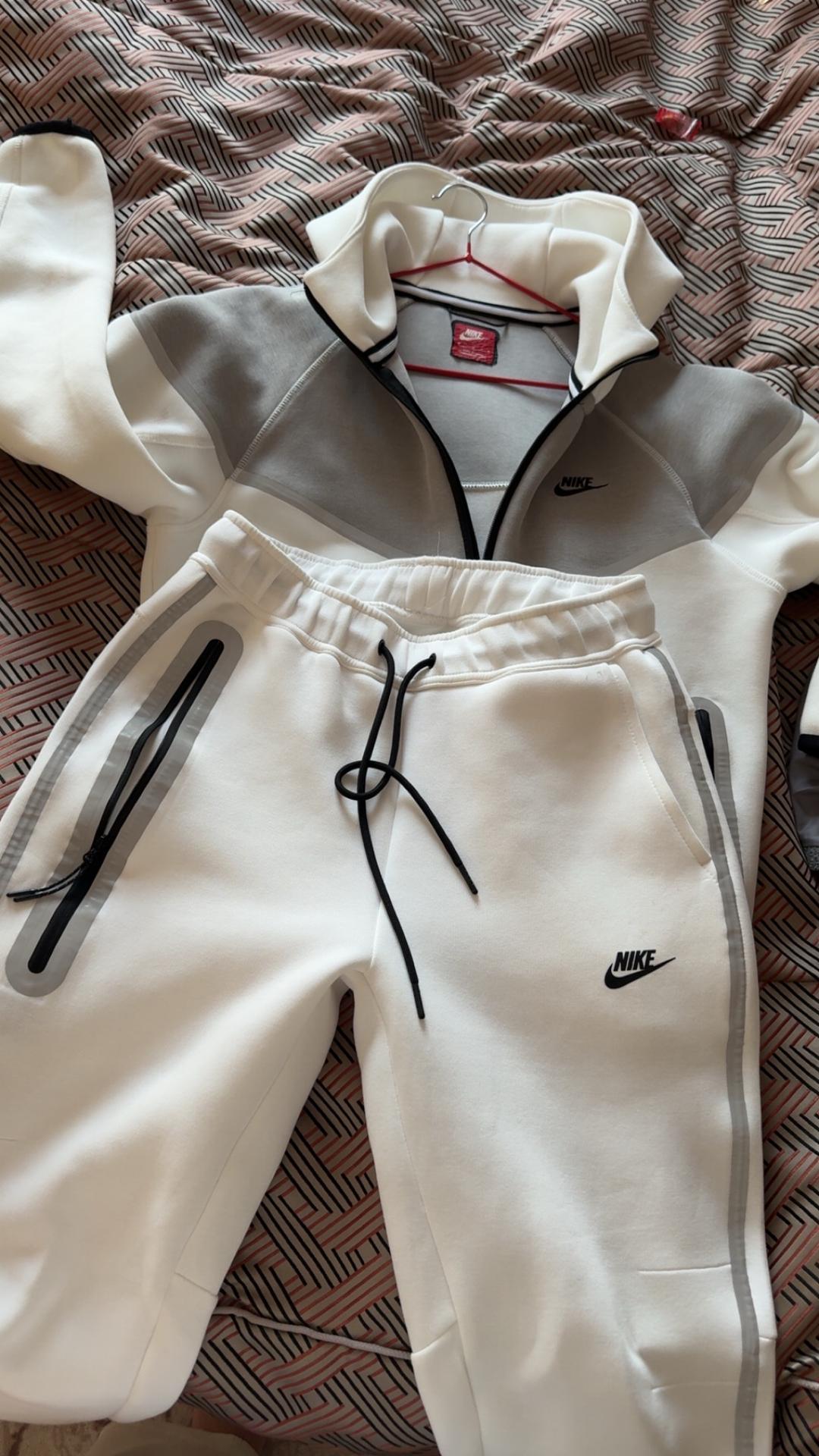Nike Спортивный костюм Nike белый с серым — фото 2