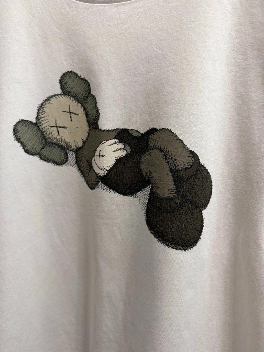 Uniqlo Uniqlo x Kaws tee — фото 2