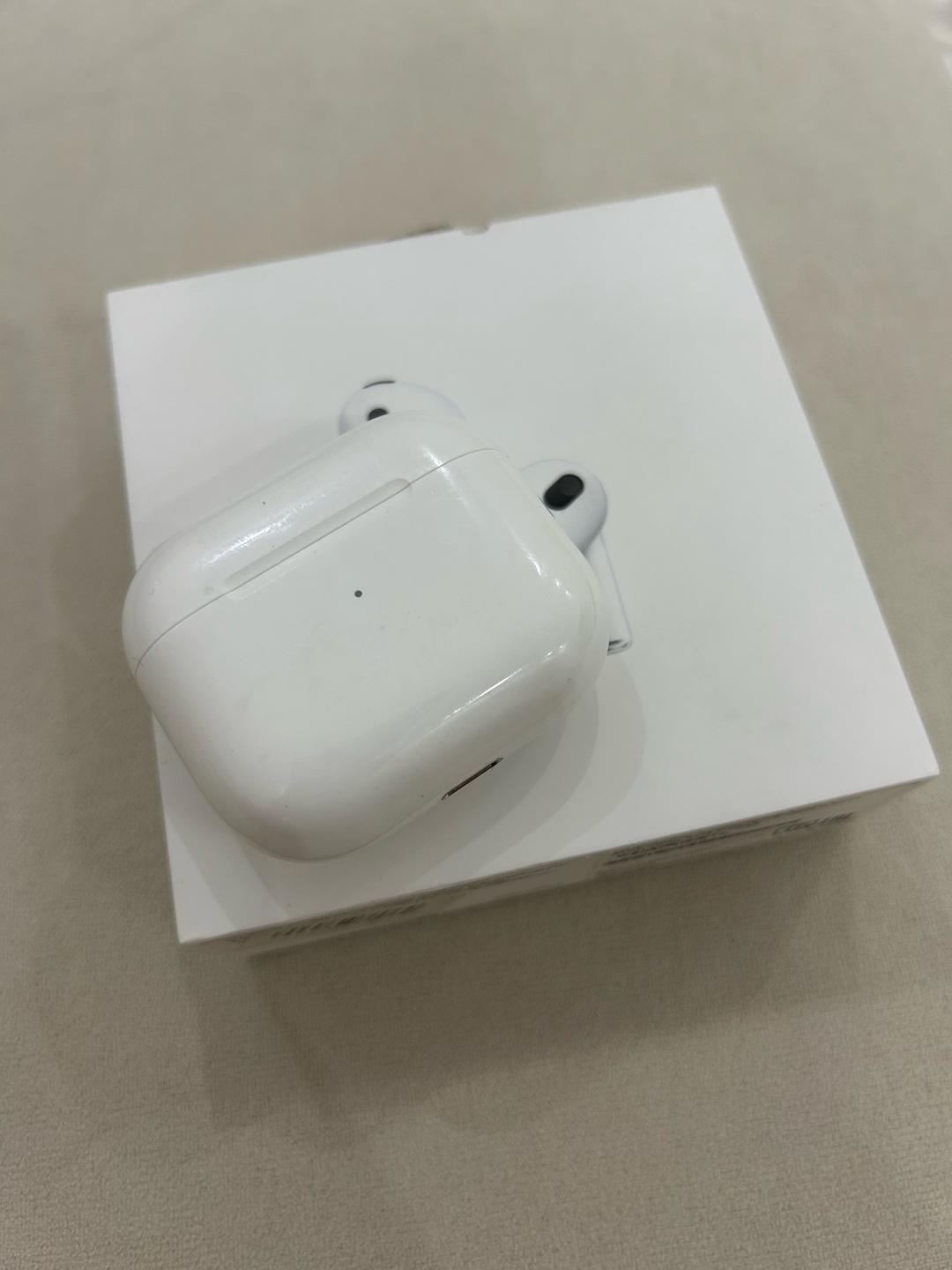 Apple Наушники Apple AirPods 3 — фото 2