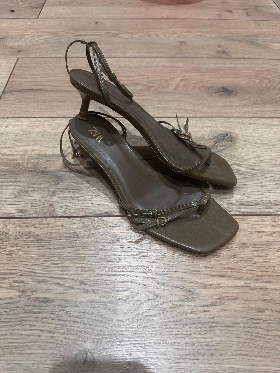 Zara Босоножки Zara, цвета хаки — фото 2