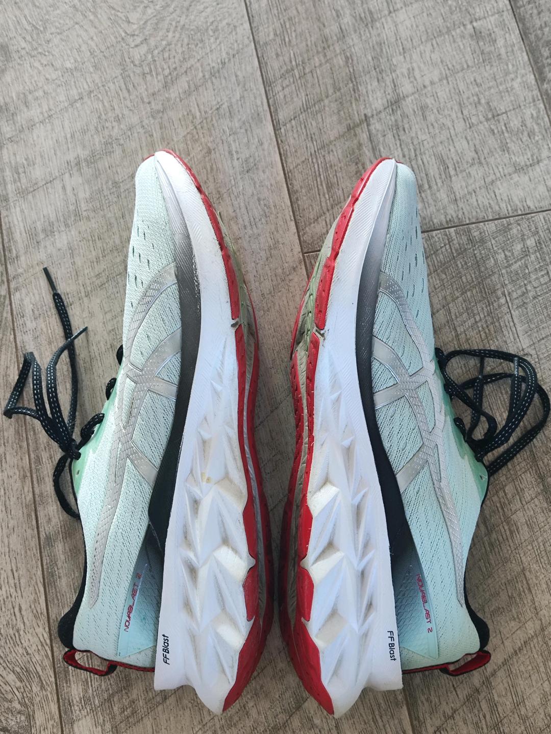 ASICS Asics novablast2 оригинал — фото 2