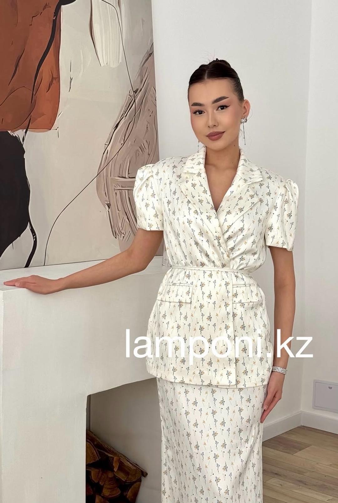 lamponi.kz Женский костюм с юбкой в цветочный принт — фото 2