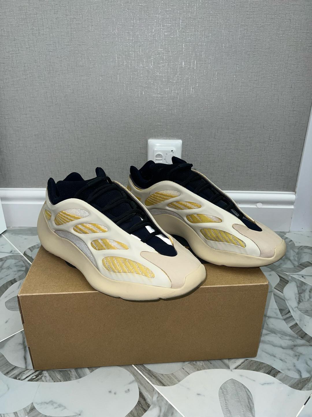 Adidas Кроссовки adidas Yeezy 700 V3 — фото 2