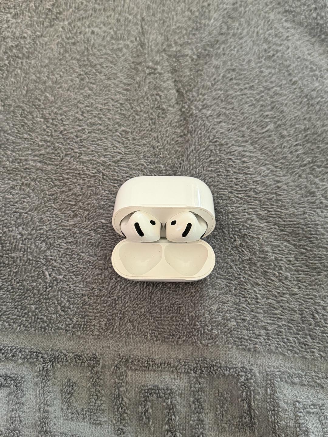 Apple Наушники Apple AirPods 4 — фото 2