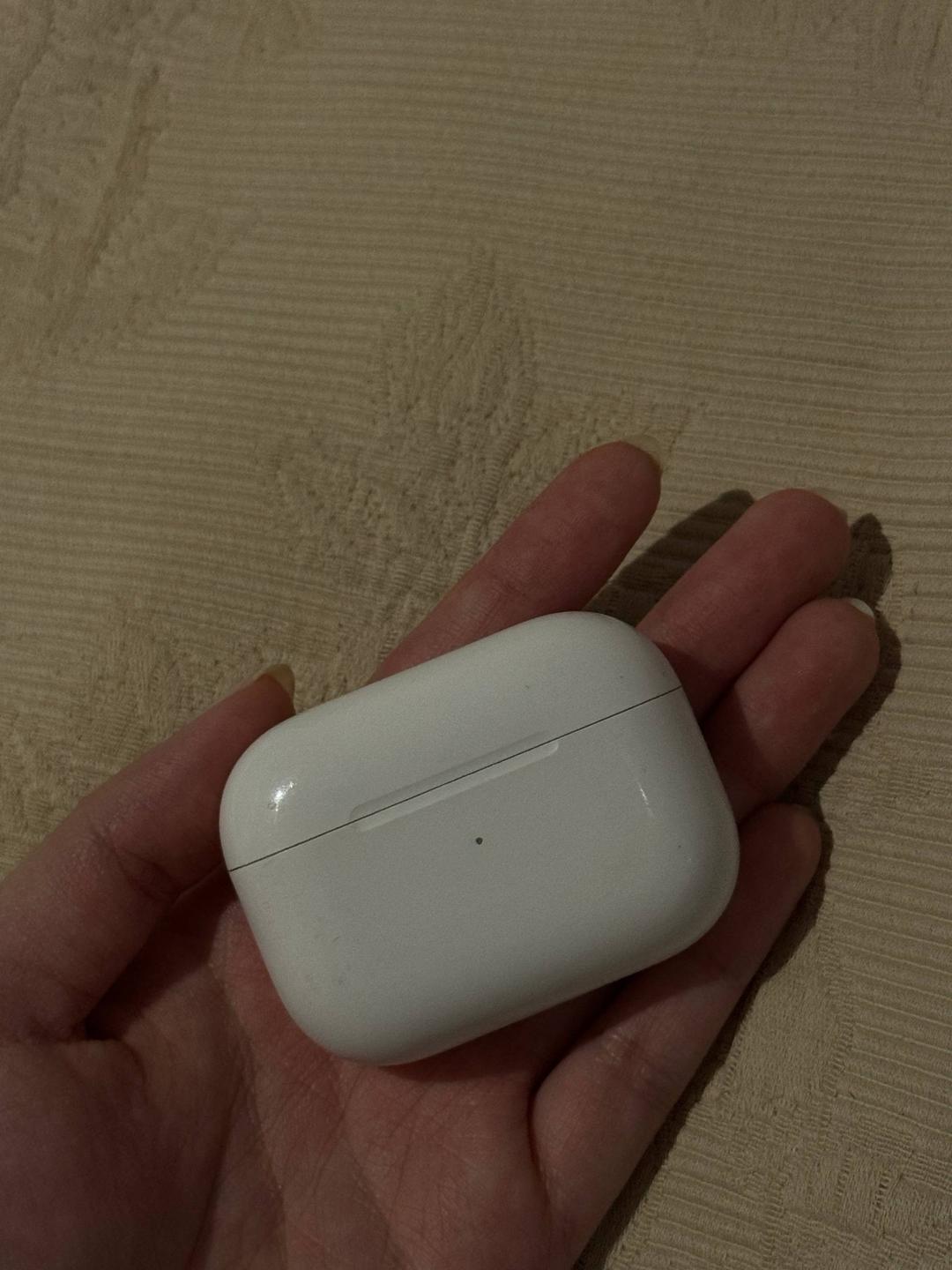 Apple AirPods Pro 1 поколения — фото 2