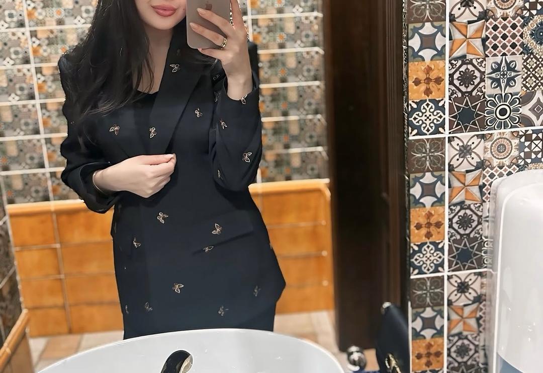 Alisha Atelier Женский брючный костюм с вышивкой — фото 2