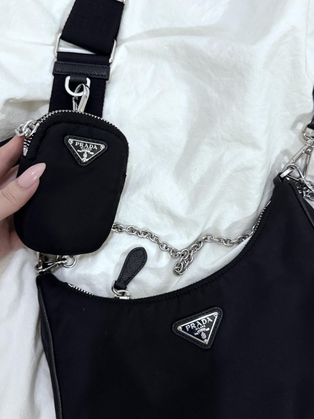 Prada Prada Re-edition 2005 Re-nylon shoulder baag black — фото 2