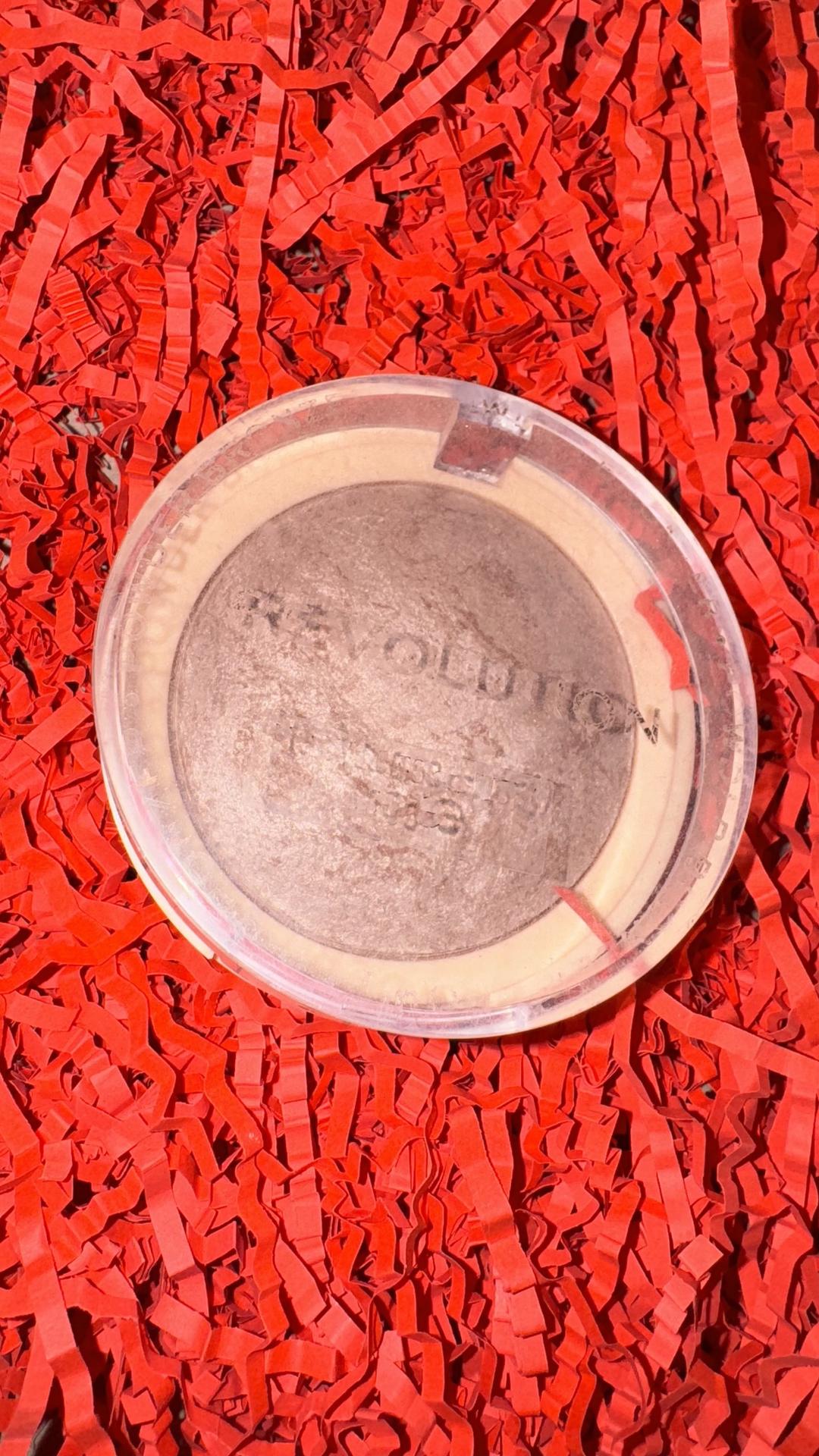 REVOLUTION PRO REVOLUTION bronzer — фото 2