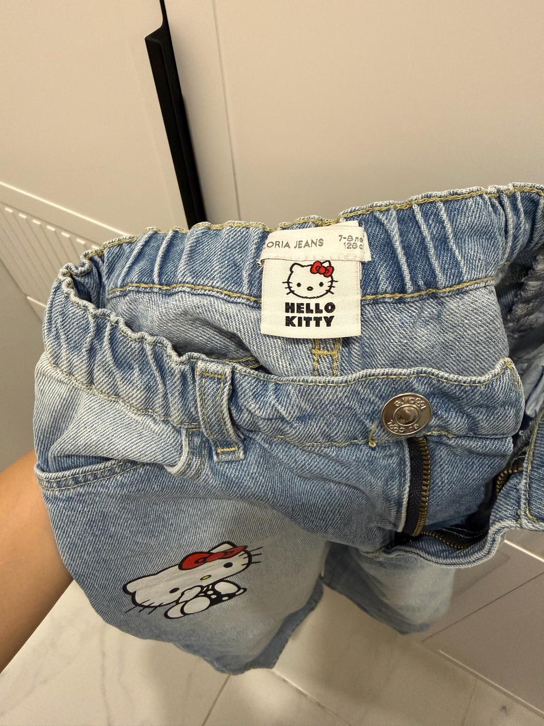 Gloria Jeans Джинсы Gloria Jeans Hello Kitty на 7-8 лет 128 р — фото 2