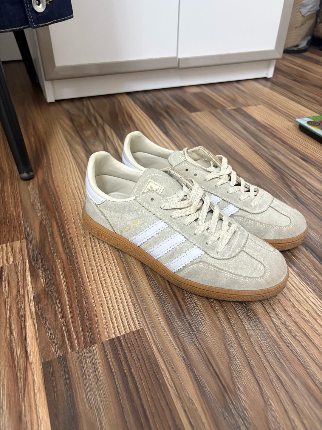 Adidas Бежевые кроссовки adidas — фото 2