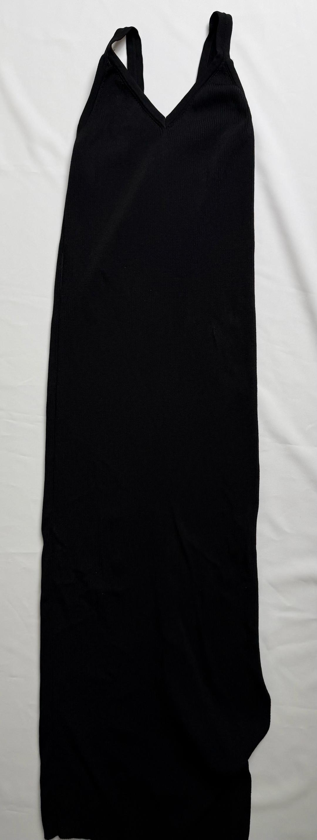 Нет бренда Черное трикотажное платье в рубчик — фото 2
