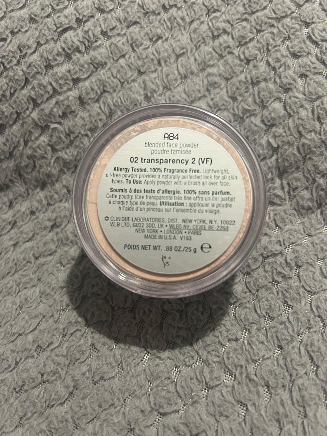 Clinique Clinique пудра для лица Blended Face Powder 25 гр — фото 2