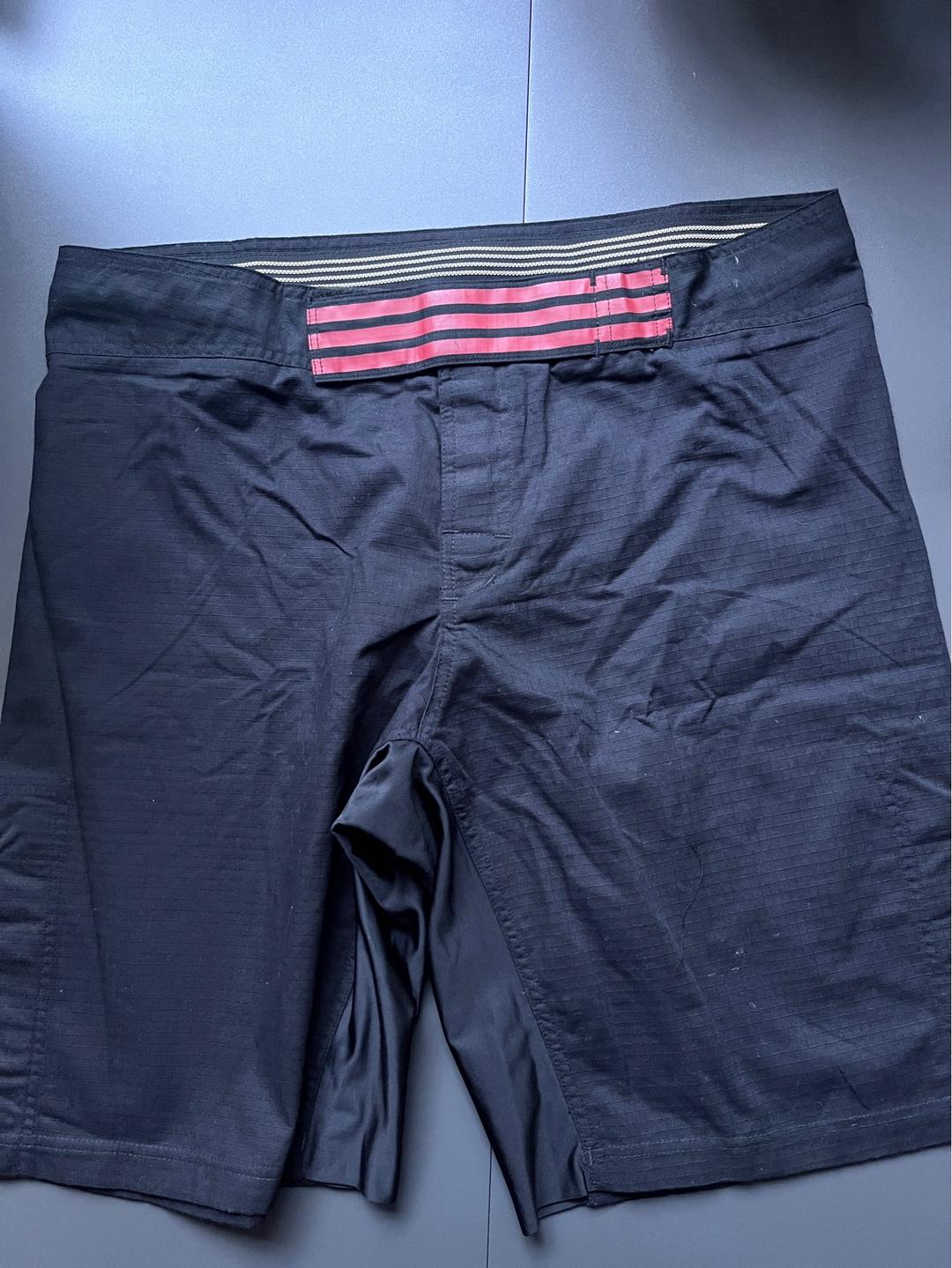 Adidas Оригинальные профессиональные шорты adidas для MMA- новые — фото 2