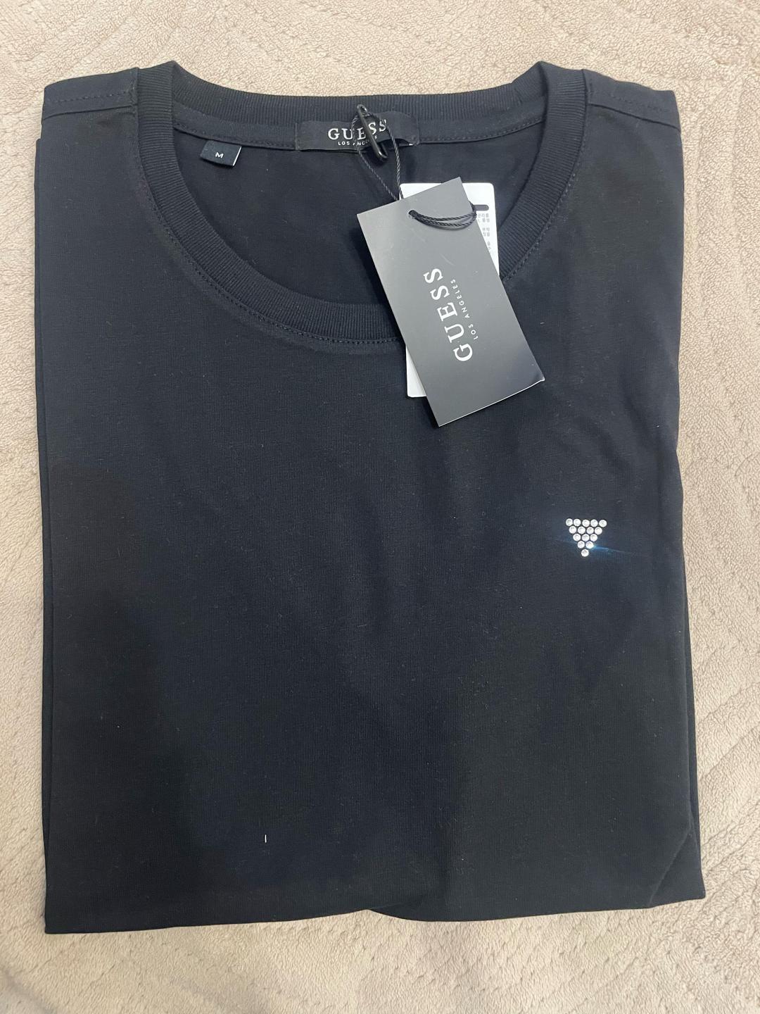 GUESS черная футболка американского бренда Guess — фото 2