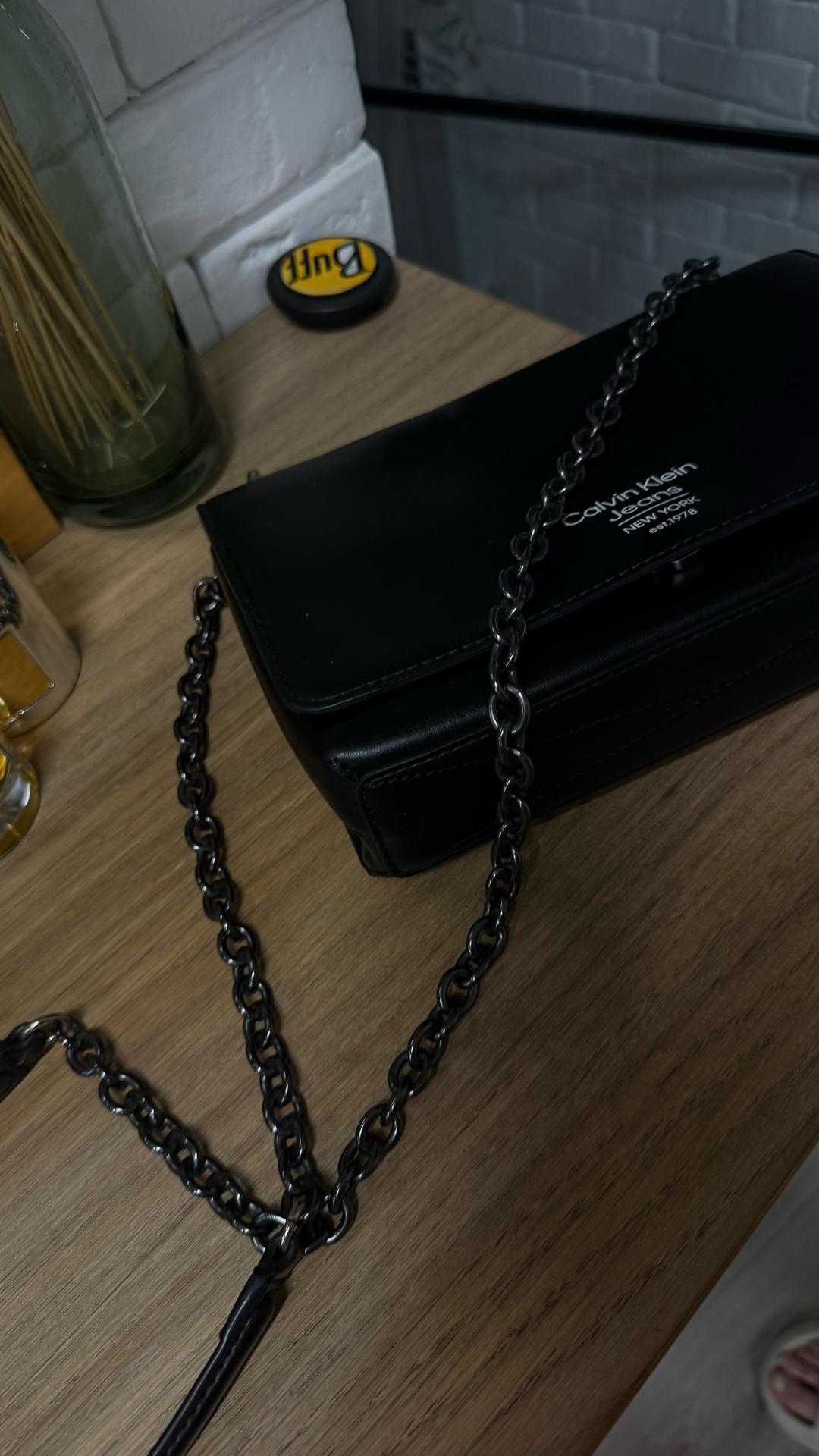 Calvin Klein Черная сумка Calvin Klein — фото 2