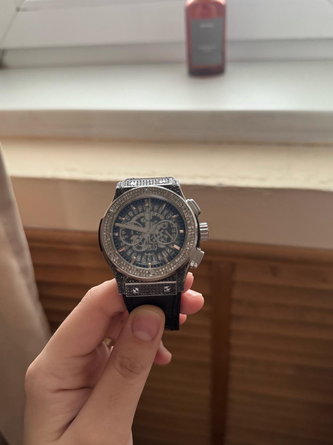 Hublot Часы Hublot с черными и белыми бриллиантами — фото 2
