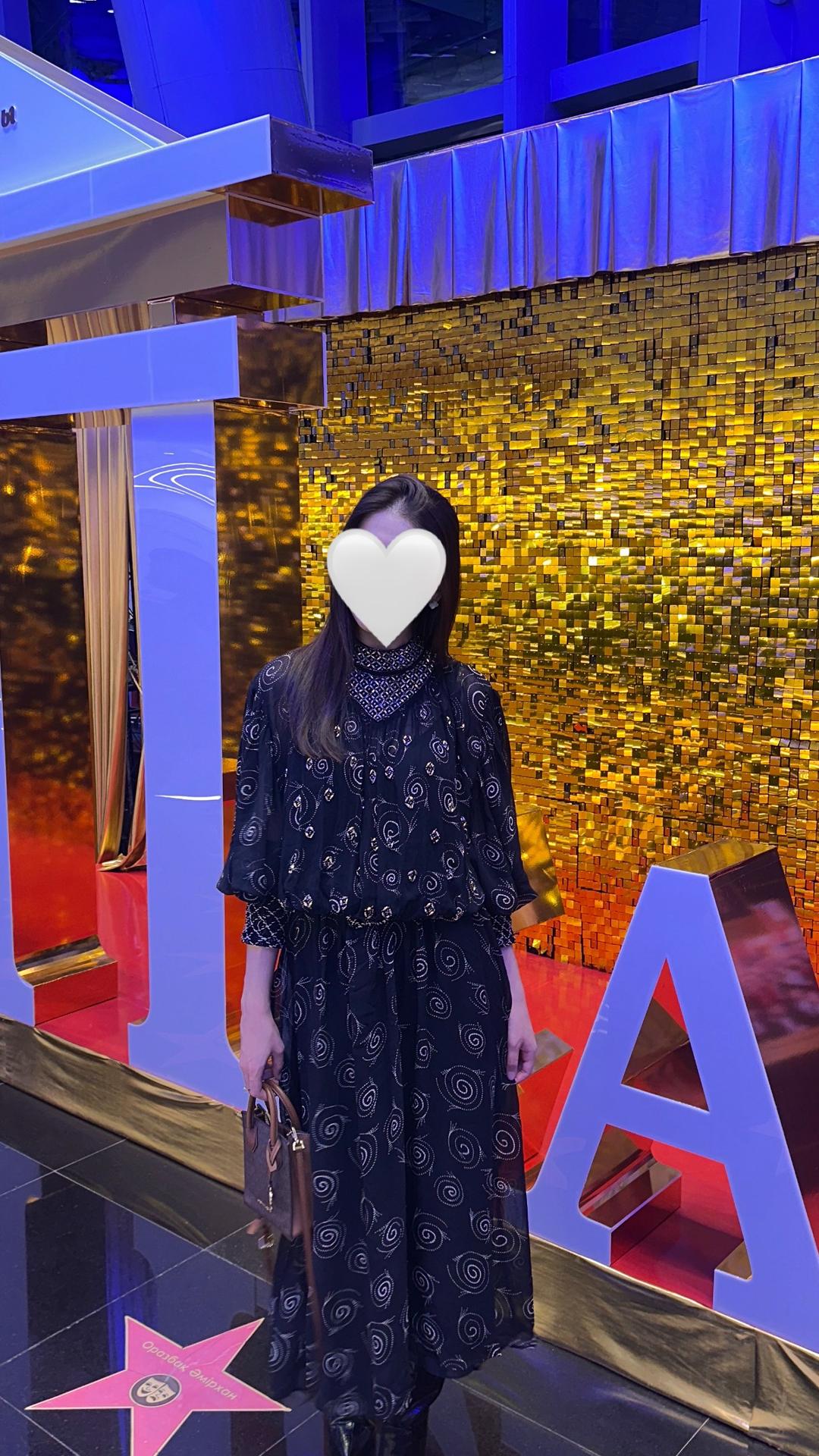 Zara Платье макси с узором — фото 2