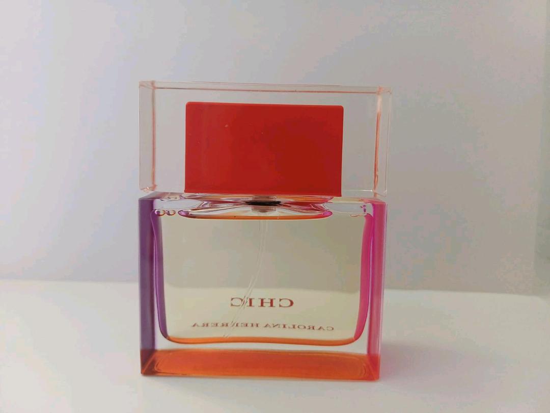 Carolina Herrera Chic Carolina Herrera 50 ml — фото 2