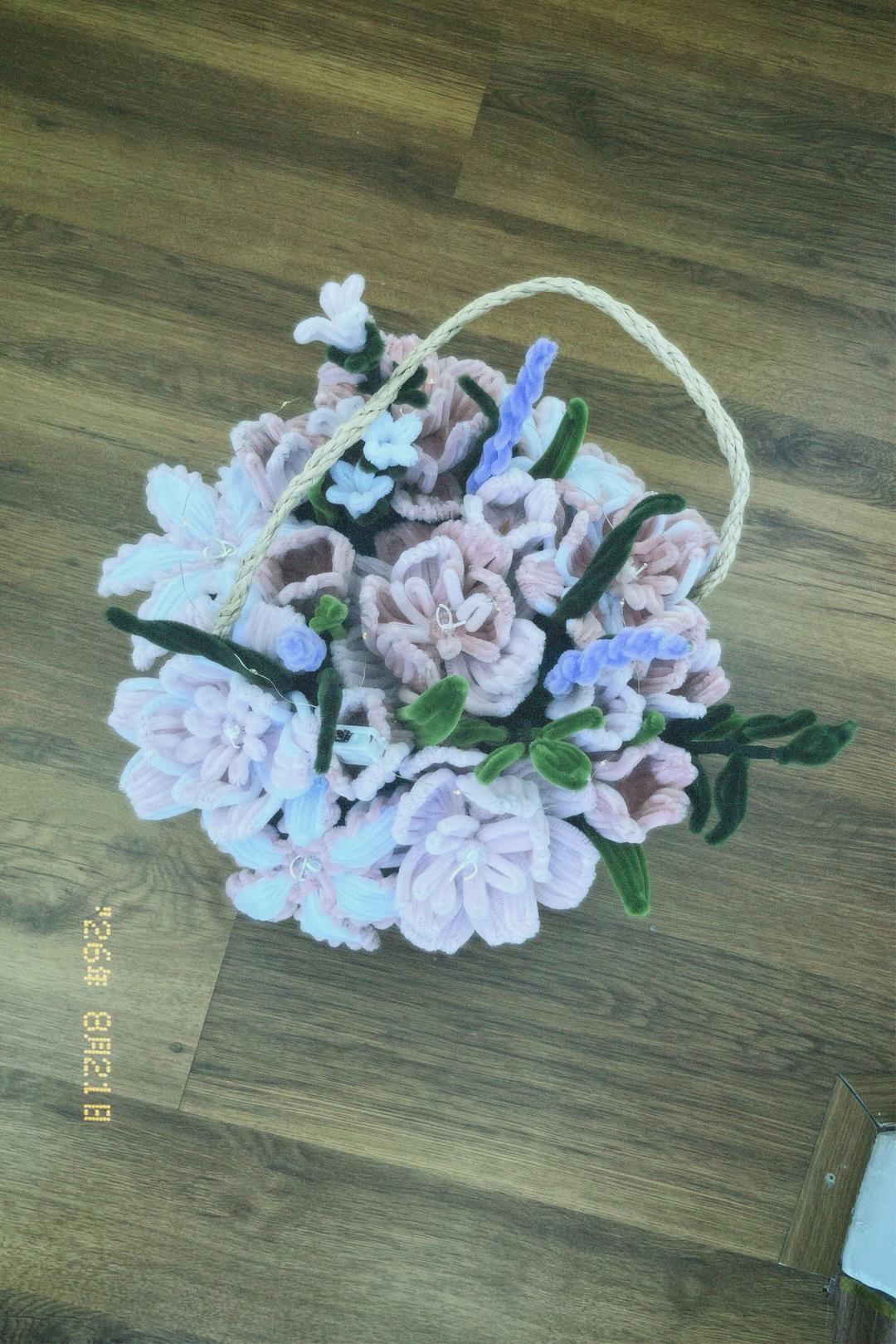 Handmade (ручная работа) Корзинка с цветами из синельной проволоки — фото 2
