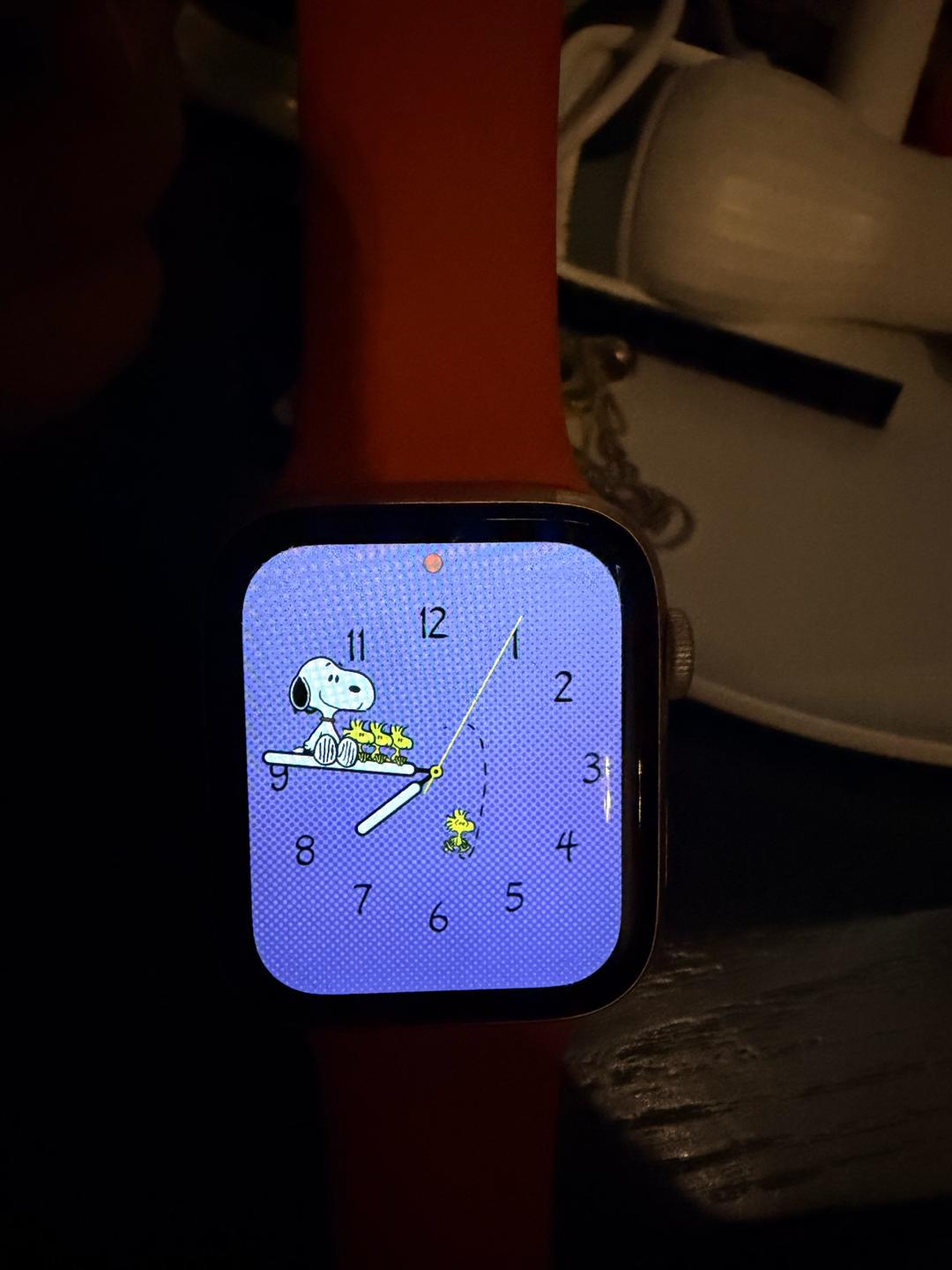 Apple Смарт-часы Apple Watch Series 4 Gold с двумя комплектами ремешков — фото 2