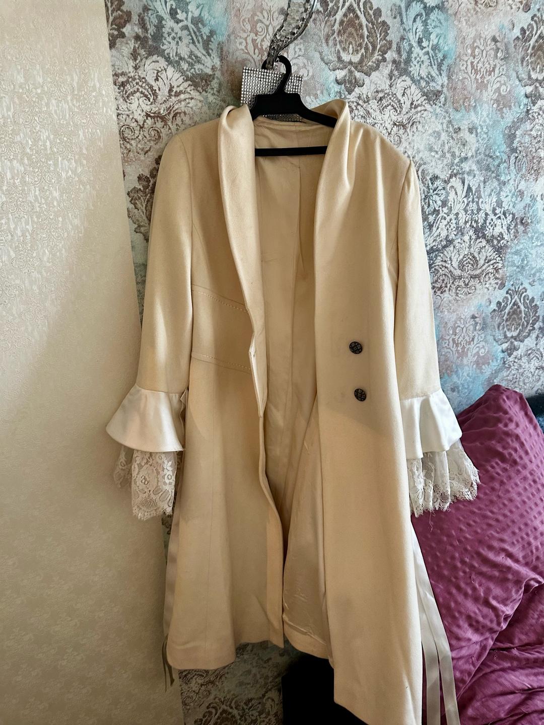 Teresa Tardia Белое пальто Teresa Tardia из 100% натуральной шерсти (Virgin wool). — фото 2