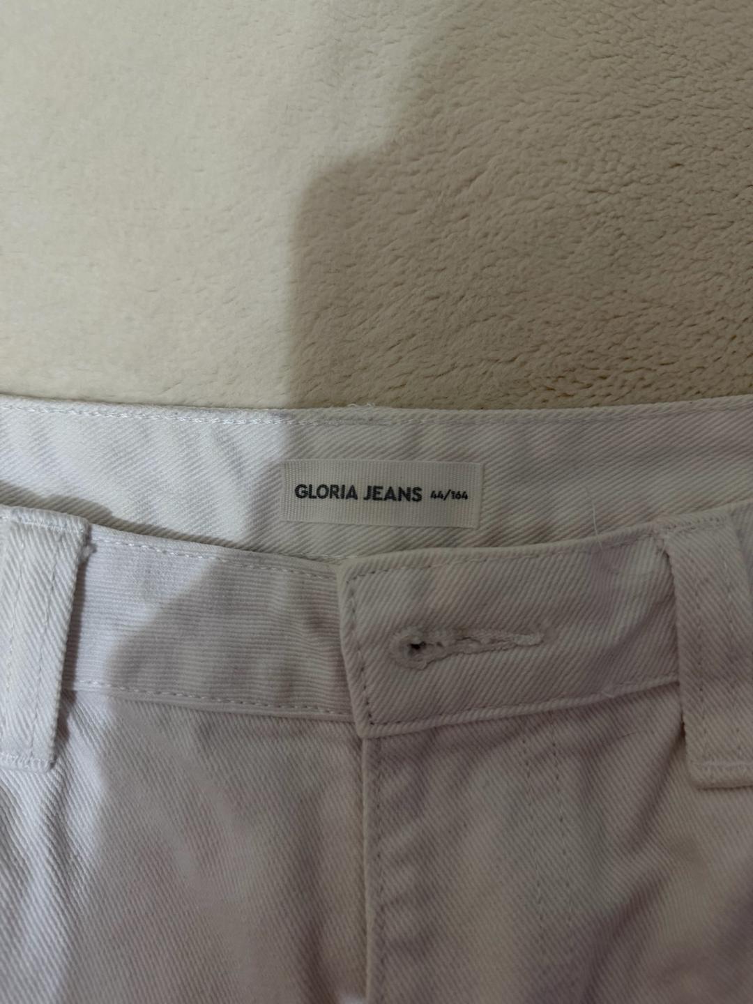 Gloria Jeans Джинсы Gloria Jeans рваные белые — фото 2