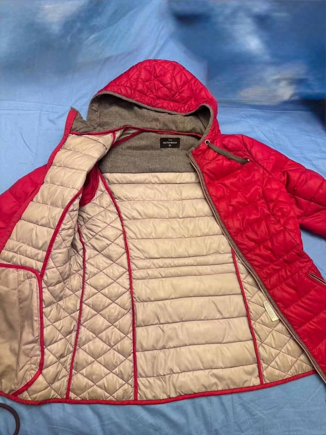 the outerwear Красная куртка — фото 2