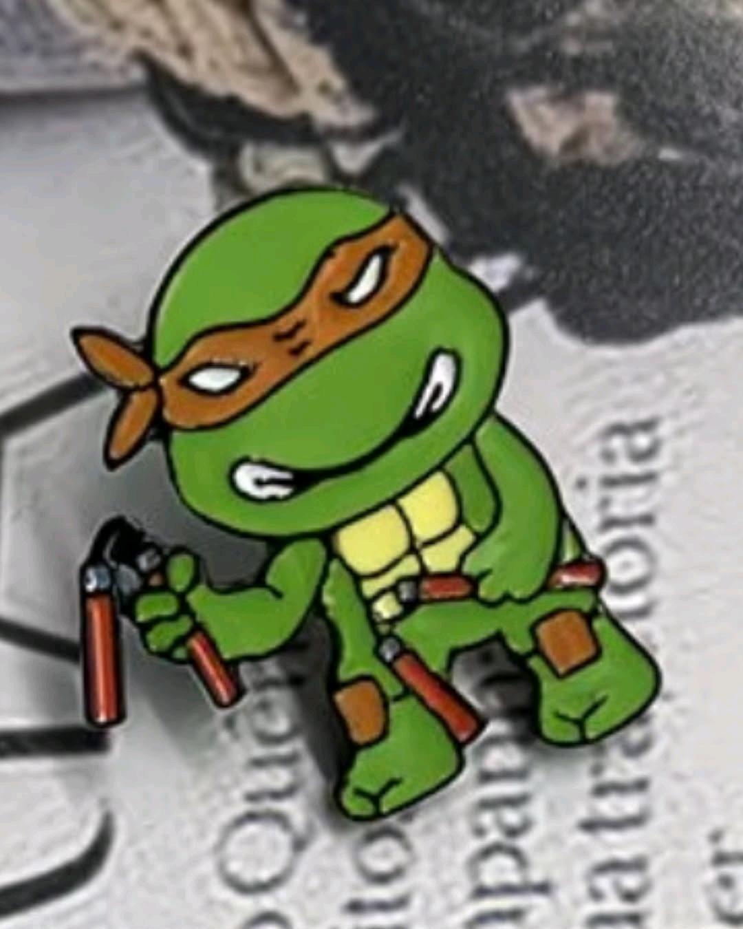 Нет бренда Значок металлический: Микеланджело — Черепашки-ниндзя (TMNT) — фото 2