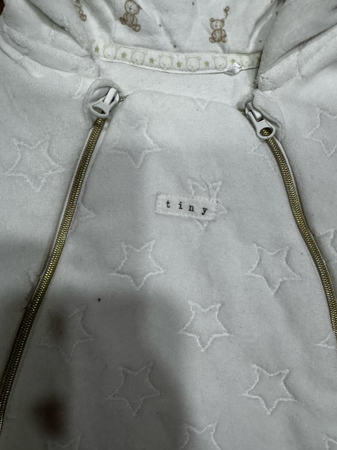Mothercare Белый утепленный комбинезон Mothercare с капюшоном, украшенным медвежьими ушками — фото 2