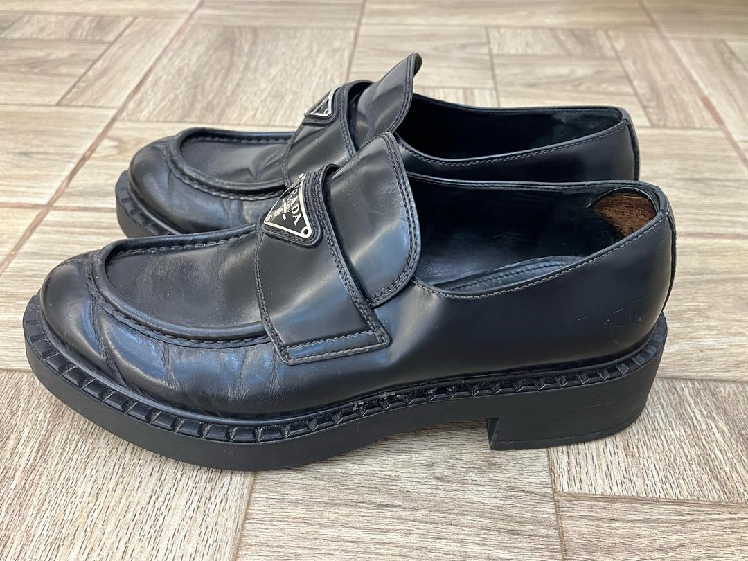 Prada Лоферы Prada, оригинал, чёрная кожа — фото 2