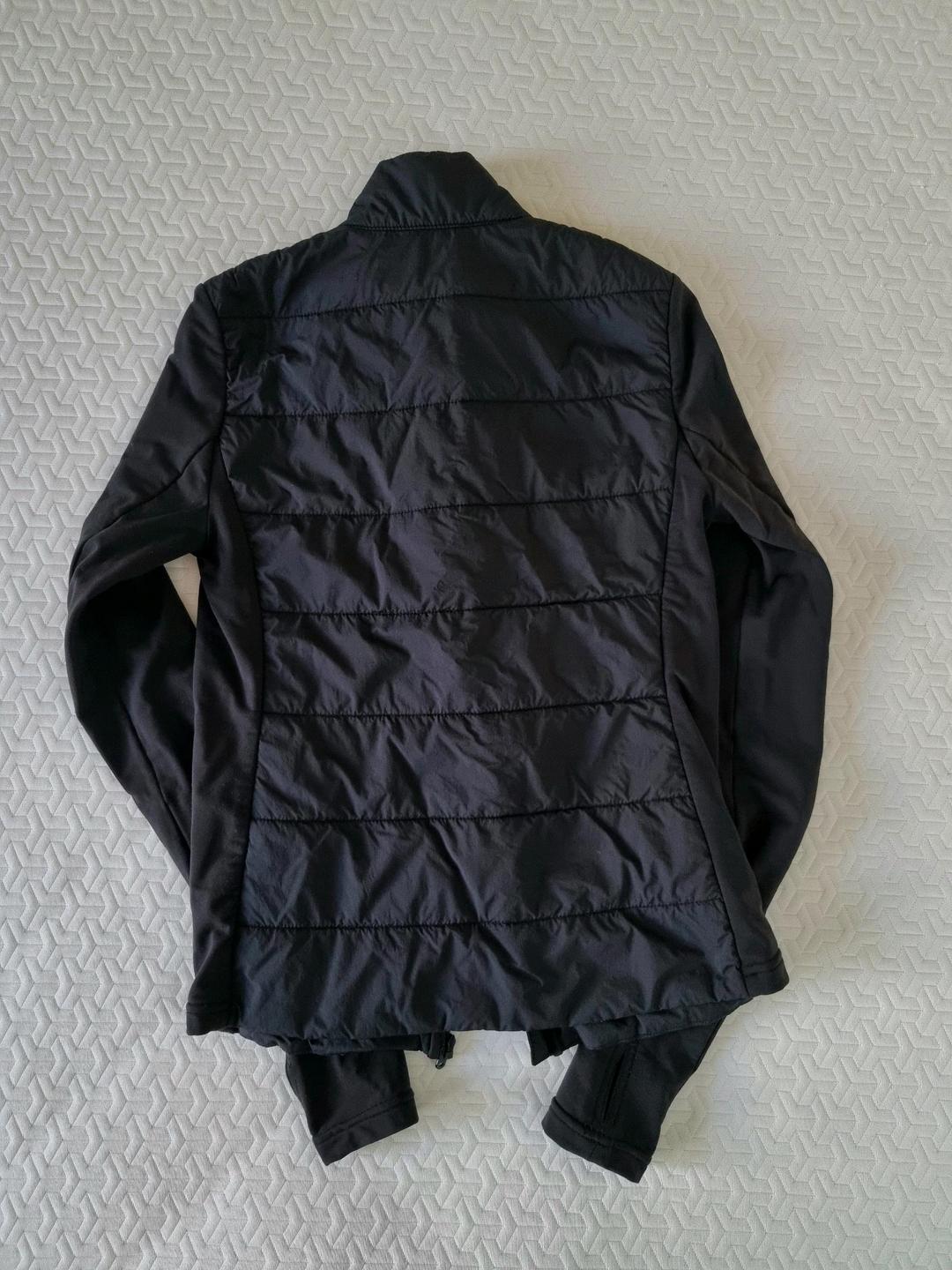 Oysho Спортивная курточка Oysho — фото 2