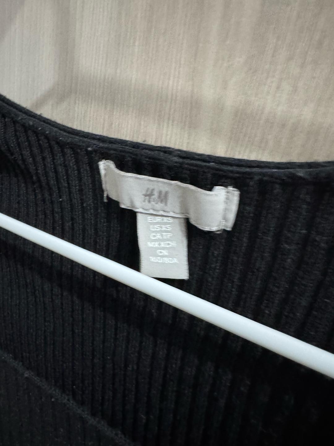 H&M Черная базовая кофта H&M — фото 2