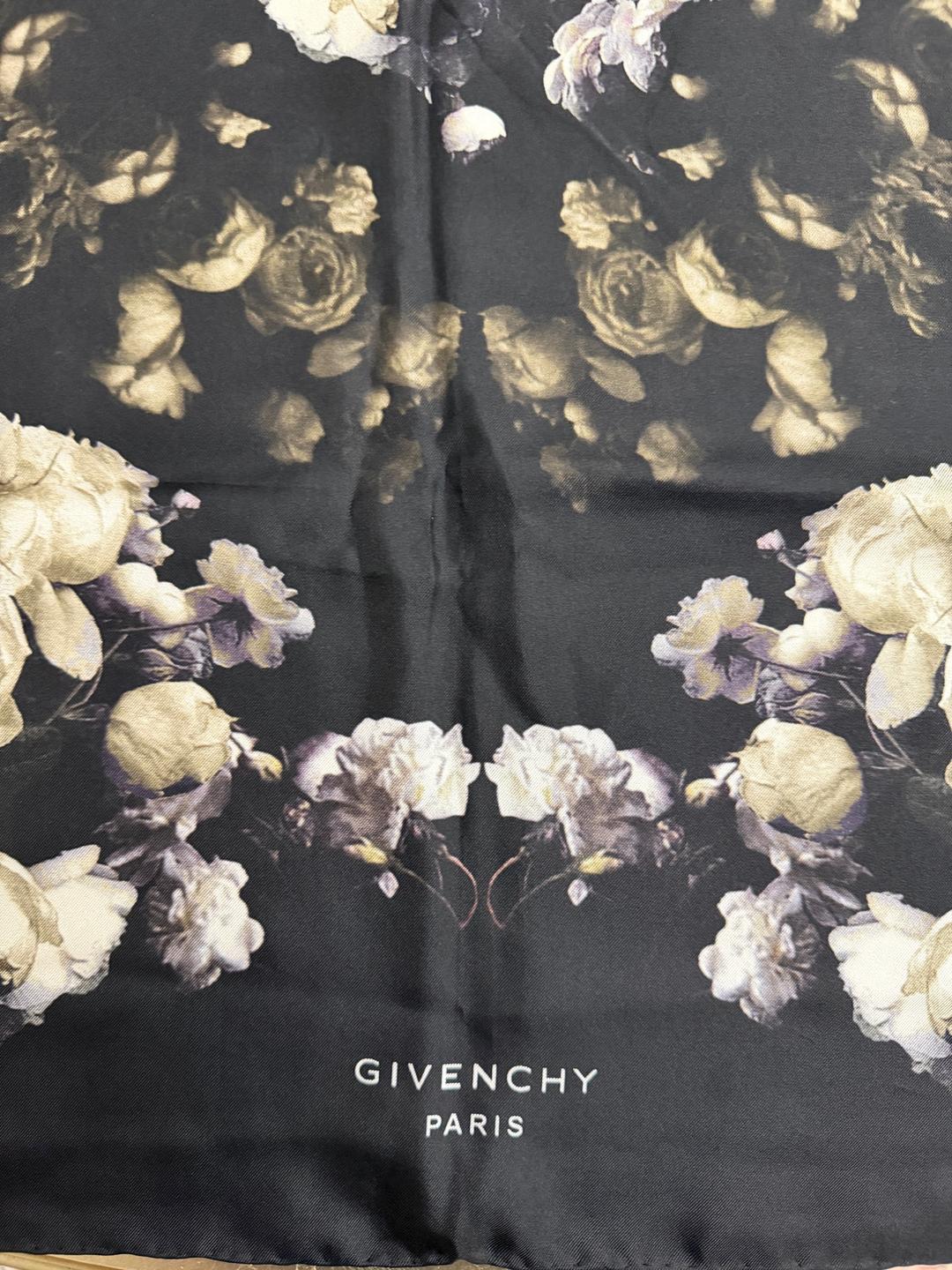 Givenchy Платок Givenchy с цветочным принтом — фото 2