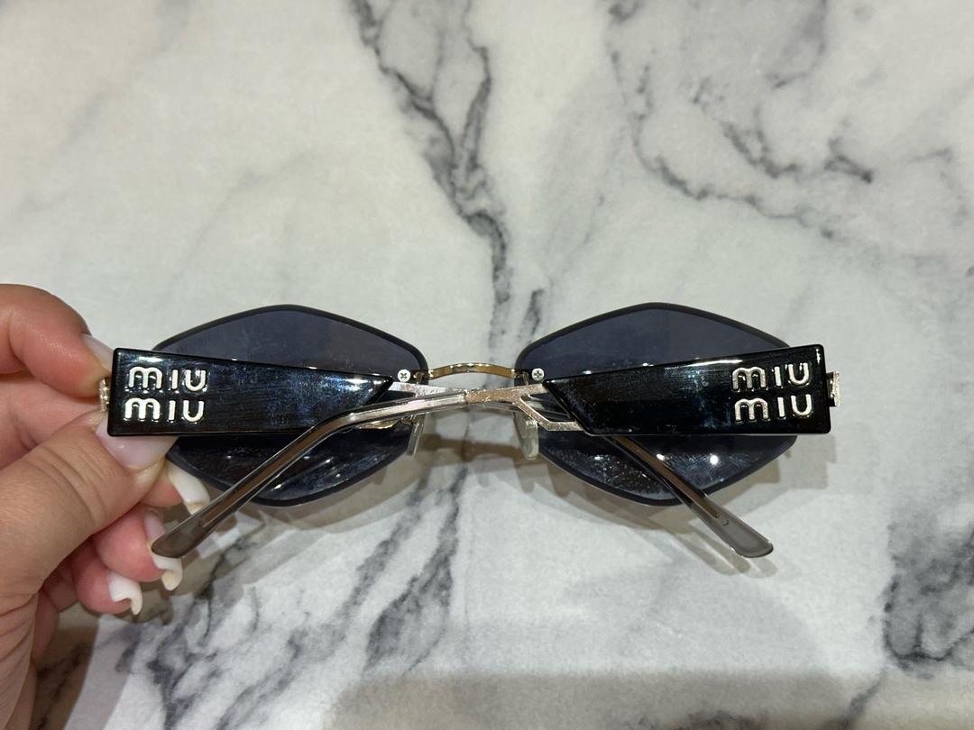 Нет бренда Солнцезащитные очки Miu Miu — фото 2