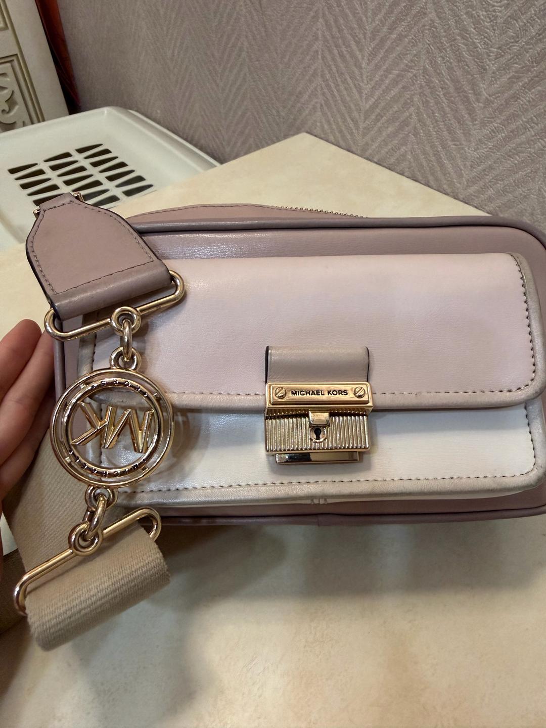 Michael Kors Сумка Michael Kors кроссбоди  с ремнем и замком — фото 2
