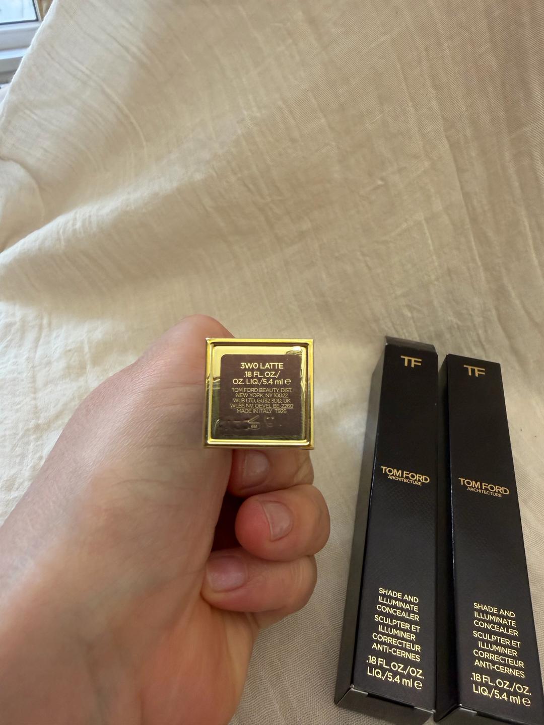 Tom Ford Консилер с эффектом сияния Tom Ford Shade and Illuminate Concealer, 3WO Latte — фото 2