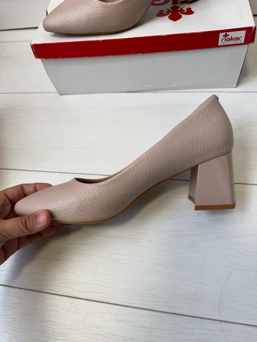 Нет бренда Бежевые туфли лодочки с удобным каблуком — фото 2